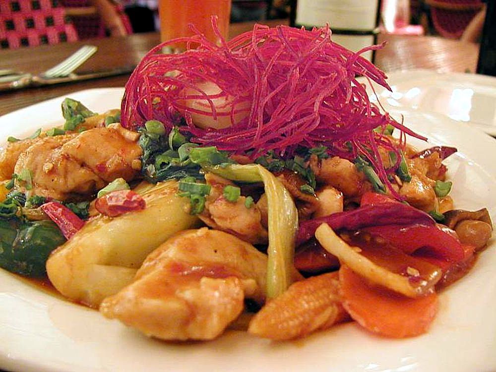 时蔬炒鸡丁